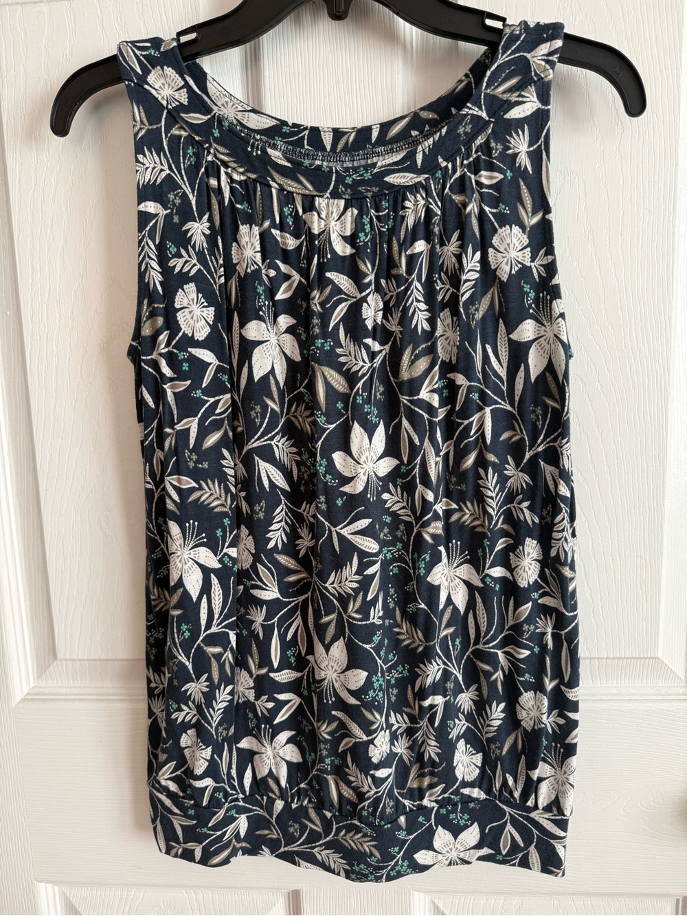 Women's Navy Floral Sleeveless Top - Loft
